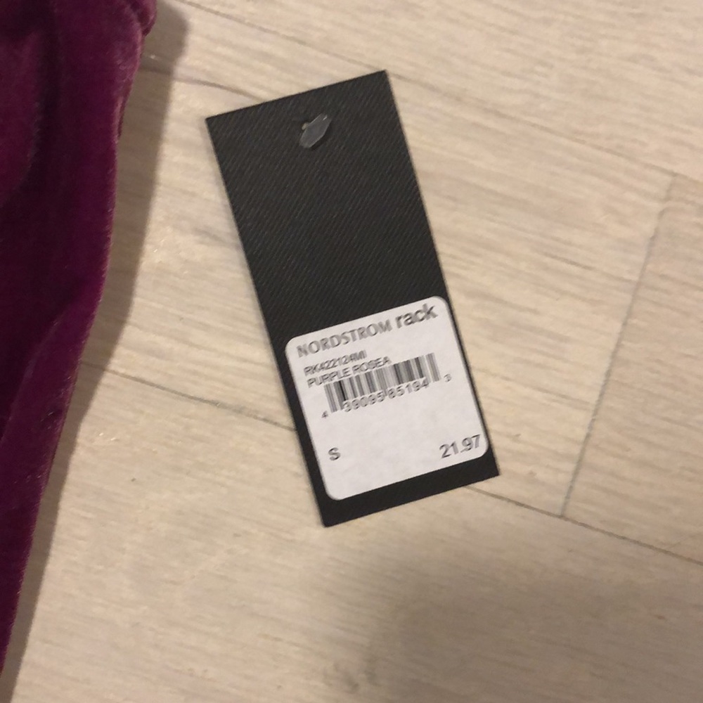 Velour Free Press top - Picture 2 of 4